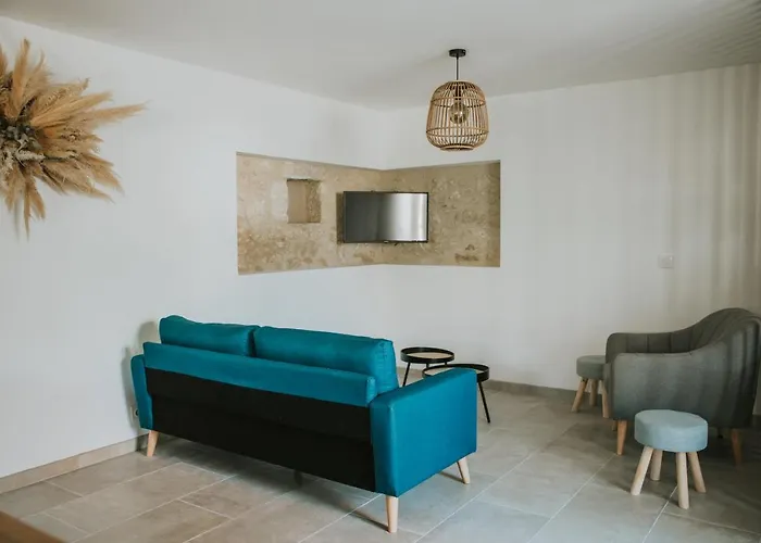 6 Pers Salle De Jeux & Petanque