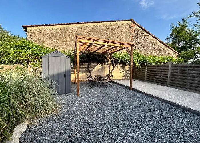 6 Pers Salle De Jeux & Petanque *