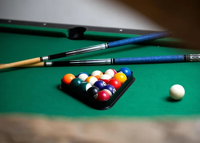 6 Pers Salle De Jeux & Petanque