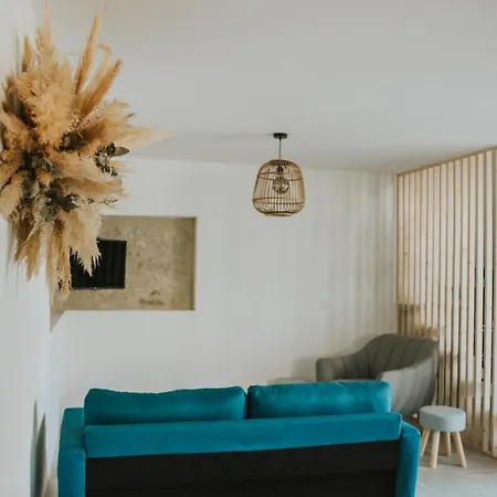 Avec Salle De Jeux 6 Personnes Holiday home