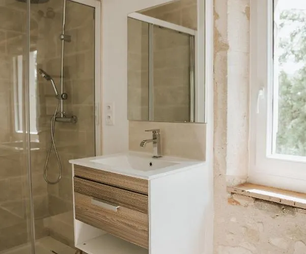 6 Pers Salle De Jeux & Petanque Nyaraló